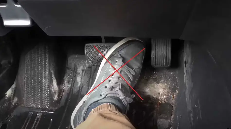 پدیده هیدروپلنینگ